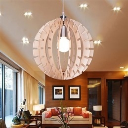 Lampadario in legno vintage Others
