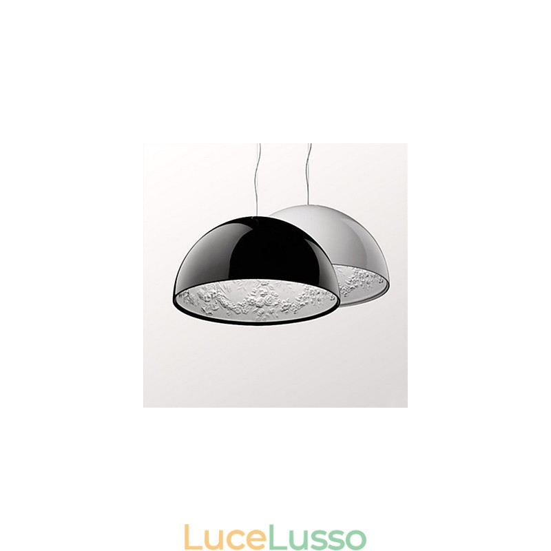Lampada a sospensione moderna in resina dipinta e contemporanea