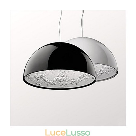 Lampada a sospensione moderna in resina dipinta e contemporanea Lampada a sospensione moderna in resina dipinta e contemporanea