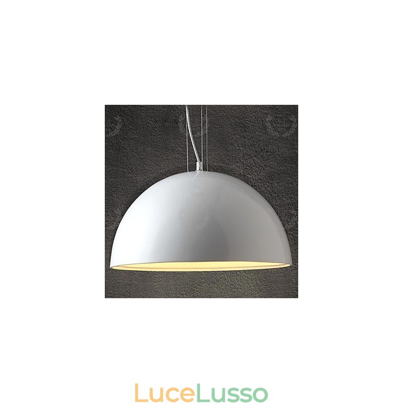 Lampada a sospensione moderna in resina dipinta e contemporanea