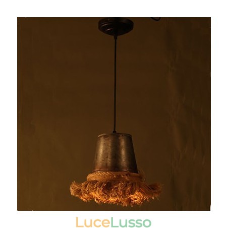 Rendi creativo il vecchio lampadario con la corda Rendi creativo il vecchio lampadario con la corda