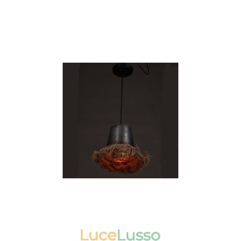 Rendi creativo il vecchio lampadario con la corda