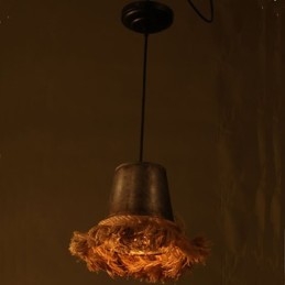 Rendi creativo il vecchio lampadario con la corda