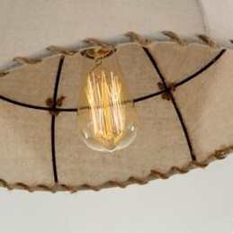 Un breve lampadario a semicerchio in corda di canapa di Vogue Lights