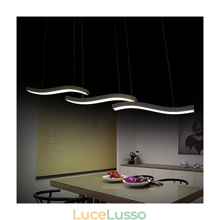 Lampada a sospensione in acrilico semplice e alla moda con design ondulato Lampada a sospensione in acrilico semplice e alla moda con design ondulato