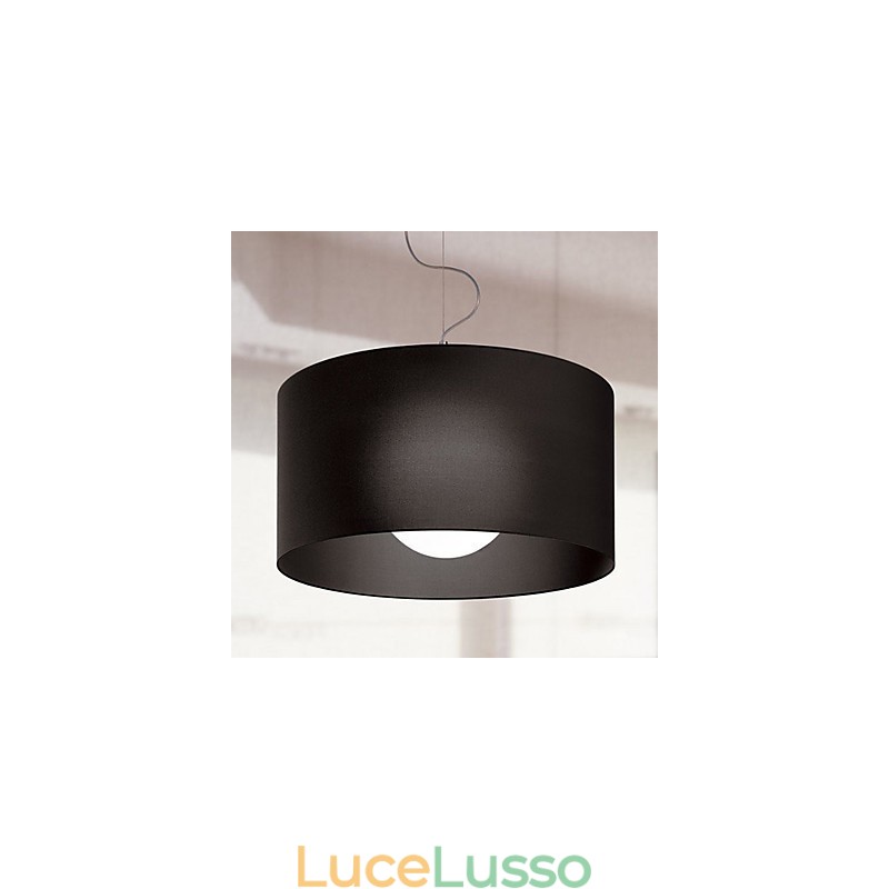 Lampada a sospensione in ferro con paralume nero