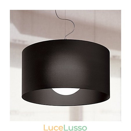 Lampada a sospensione in ferro con paralume nero Lampada a sospensione in ferro con paralume nero