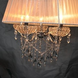 Delicato modello di sospensione chic a 5 luci con fiori