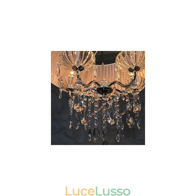 Delicato modello di sospensione chic a 5 luci con fiori