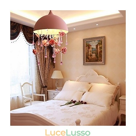 Una piccola lampada da giardino di rose rosa, lampada da principessa in ferro Una piccola lampada da giardino di rose rosa, lampada da principessa in ferro
