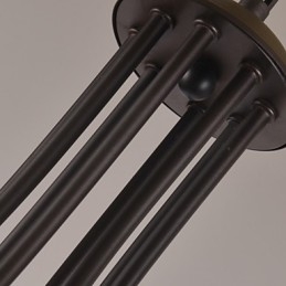 Lampadario in metallo dipinto in stile retrò classico tradizionale