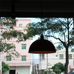 Un lampadario retrò in ferro unico
