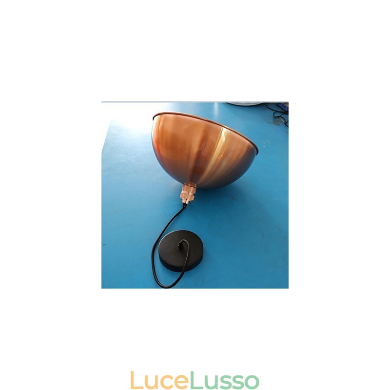 Un lampadario retrò in ferro unico