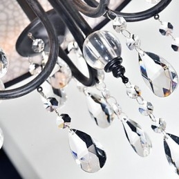 Lampadario in metallo dipinto in cristallo classico tradizionale