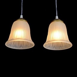 Pendente in bronzo con tre luci, paralume in vetro, modello europeo retrò classico