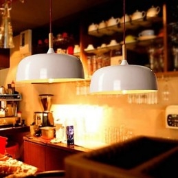Lampada a sospensione in metallo con pittura di campagna