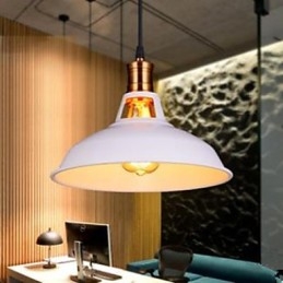 Restaurare i modi antichi Lampadario in bronzo lavorato a contratto in ferro battuto