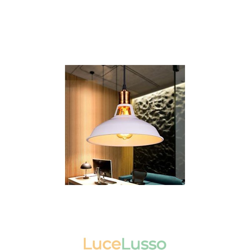 Restaurare i modi antichi Lampadario in bronzo lavorato a contratto in ferro battuto