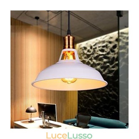 Restaurare i modi antichi Lampadario in bronzo lavorato a contratto in ferro battuto Restaurare i modi antichi Lampadario in bronzo lavorato a contratto in ferro battuto