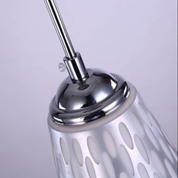 Moderne lampade da soffitto e lanterne da pranzo semplici