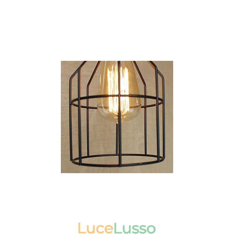 L'industria rurale americana ha assunto un singolo capo per un piccolo lampadario in ferro creativo