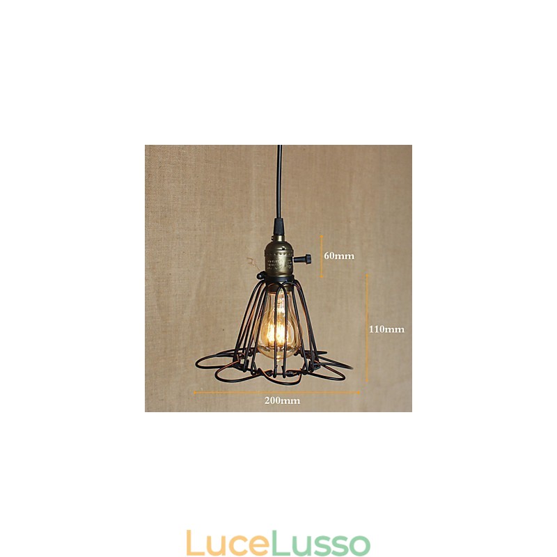 L'industria rurale americana ha assunto un singolo capo per un piccolo lampadario in ferro creativo
