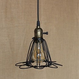 L'industria rurale americana ha assunto un singolo capo per un piccolo lampadario in ferro creativo