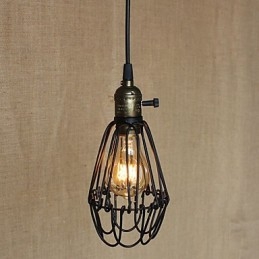 L'industria rurale americana ha assunto un singolo capo per un piccolo lampadario in ferro creativo