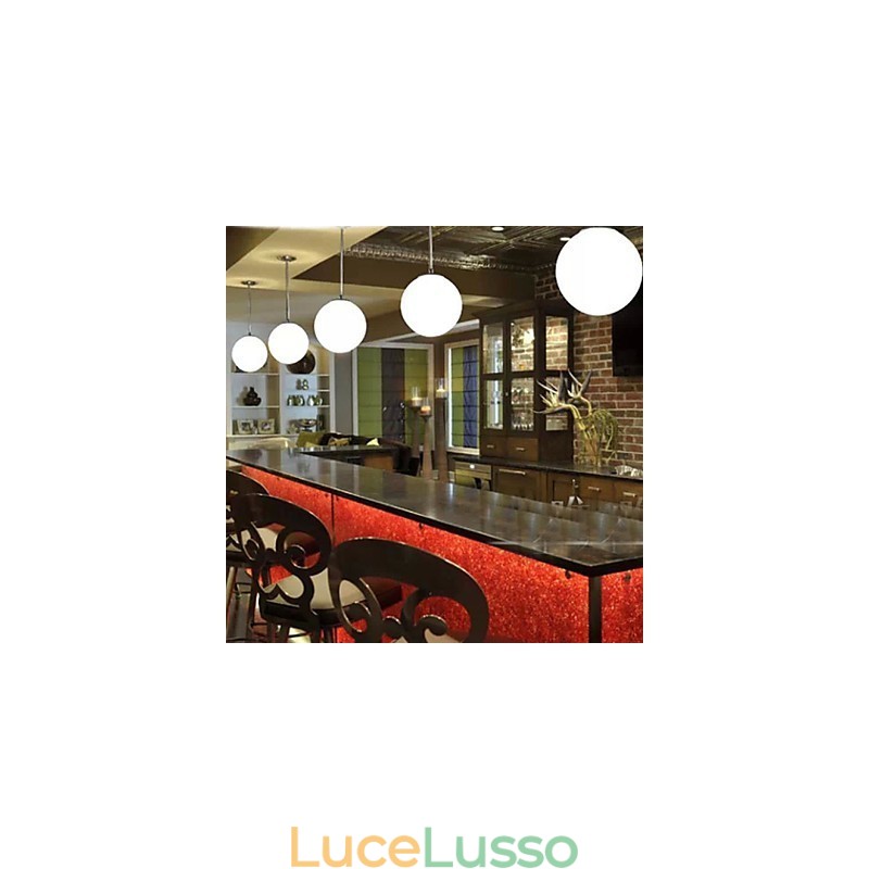 Lampadario decorativo a forma di palla di vetro bianco contratto
