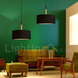Lampada a sospensione moderna e contemporanea a tamburo in legno con paralume in tessuto