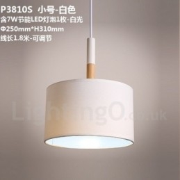 Lampada a sospensione moderna e contemporanea a tamburo in legno con paralume in tessuto