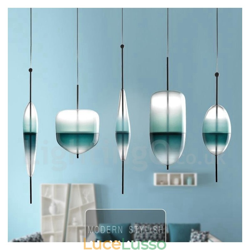 Lampada a sospensione moderna e contemporanea con paralume in vetro e colori sfumati