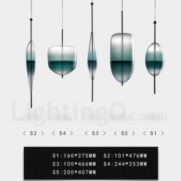 Lampada a sospensione moderna e contemporanea con paralume in vetro e colori sfumati