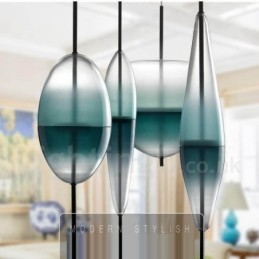 Lampada a sospensione moderna e contemporanea con paralume in vetro e colori sfumati