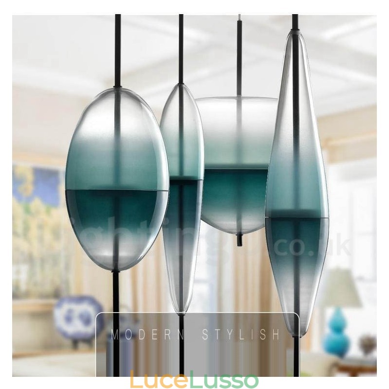 Lampada a sospensione moderna e contemporanea con paralume in vetro e colori sfumati