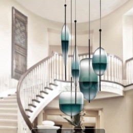 Lampada a sospensione moderna e contemporanea con paralume in vetro e colori sfumati