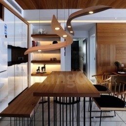 Lampada a sospensione moderna contemporanea in legno a 3 luci