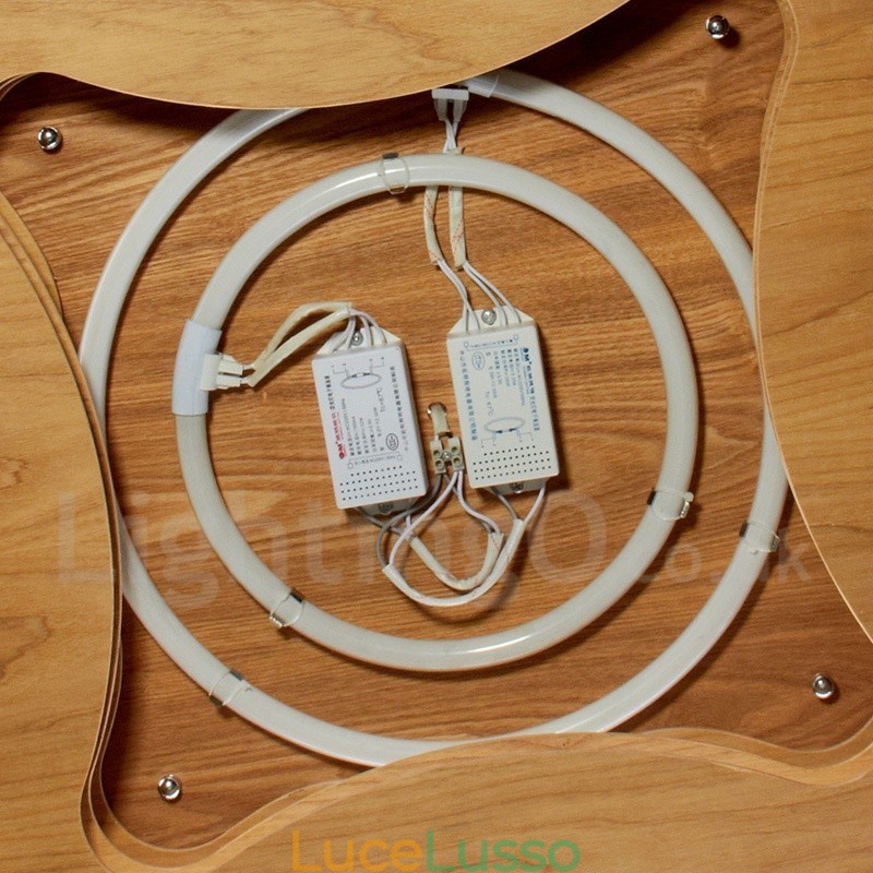 Lampada da soffitto in legno