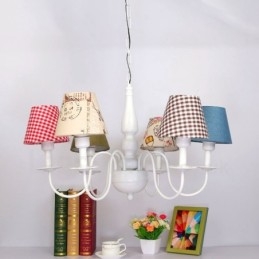 Lampadario tradizionale classico in metallo integrato