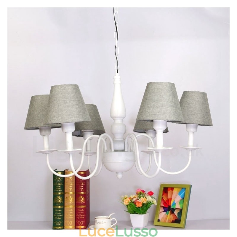 Lampadario tradizionale classico in metallo integrato