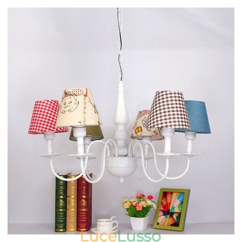 Lampadario tradizionale classico in metallo integrato