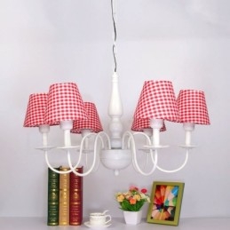 Lampadario tradizionale classico in metallo integrato