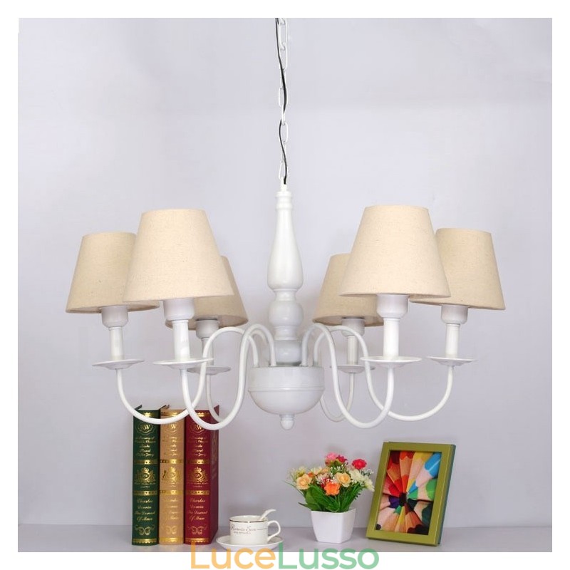 Lampadario tradizionale classico in metallo integrato