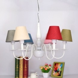 Lampadario tradizionale classico in metallo integrato