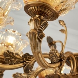 Lampadario tradizionale classico in metallo integrato a 8 luci