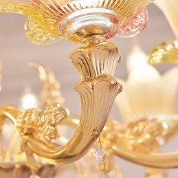 Lampadario tradizionale classico in metallo integrato a 8 luci