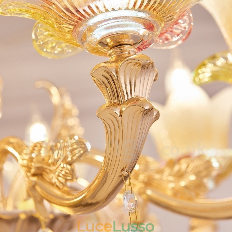 Lampadario tradizionale classico in metallo integrato a 8 luci