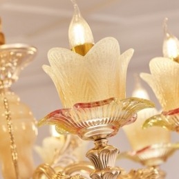 Lampadario tradizionale classico in metallo integrato a 8 luci