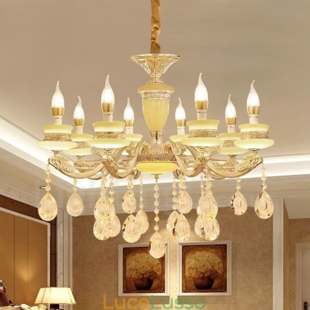 Lampadario tradizionale classico in metallo integrato a 8 luci Lampadario tradizionale classico in metallo integrato a 8 luci