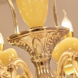 Lampadario tradizionale classico in metallo integrato a 8 luci